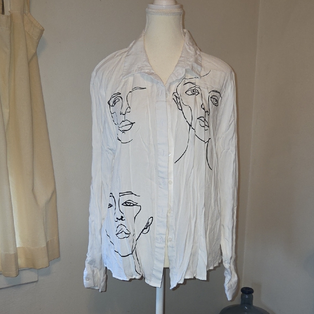 Forever 21 White Artistic Face Design Shirt